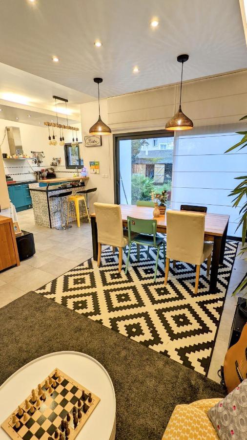Chambres D'Hotes "Les Trois Loupiots" Chanteloup en Brie Bagian luar foto
